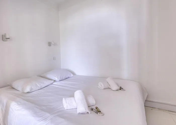 Osta - Welkeys Apartament *